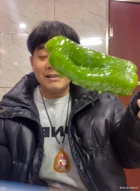 网红泡泡黄钰杰吃瓜视频,揭秘娱乐圈幕后真相