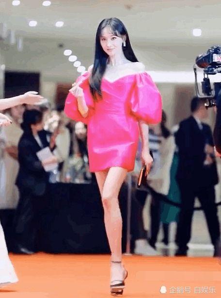 女明星全身涂白,女明星全身涂白，演绎独特时尚风采