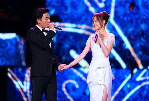 东方卫视跨年吃瓜群众,吃瓜群众狂欢夜