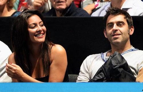 足球明星街头扮演,互动狂欢引粉丝尖叫